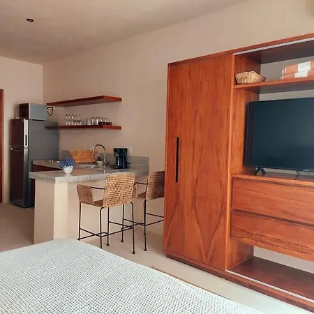 Fully Equipped Studio, King Size Bed, Great Wifi,-3