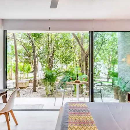 Boho Chic Lux Jungle Studio At The Panoramic 360 Rooftop Pool-3