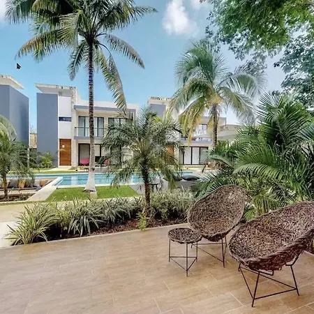 Contemporary Poolside Condo, Wi-Fi - Paraiso Kaanal 101-3