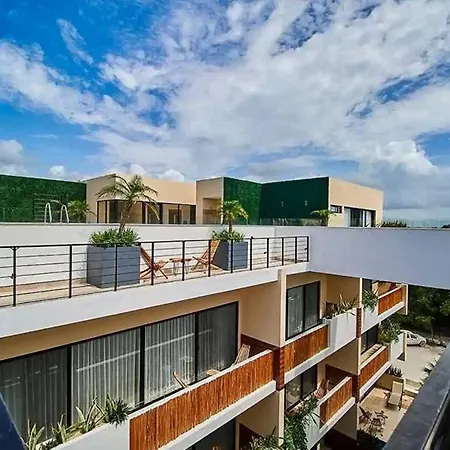 2 Bedroom Apartment With Rooftop Pool And Gym-3