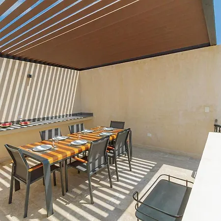 Penthouse 2Br & Private Pool In Paramar Viva-3