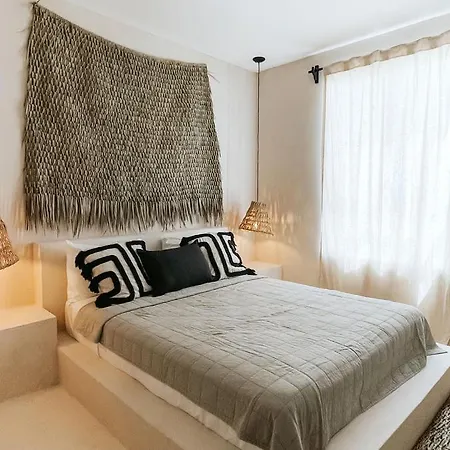 Casa Colibri, Near Downtown & Nightlife Bongostays-2