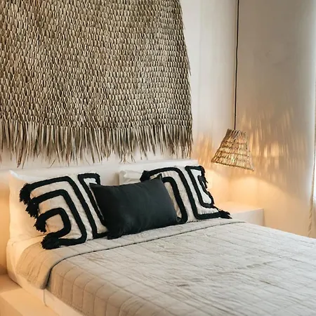 Casa Colibri, Near Downtown & Nightlife Bongostays-3
