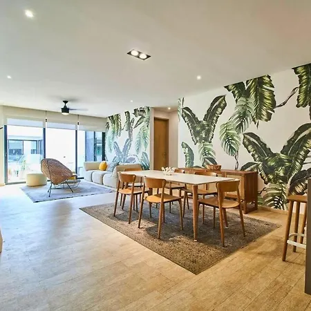 Chic Penthouse W Rooftop Pool And Gym-3
