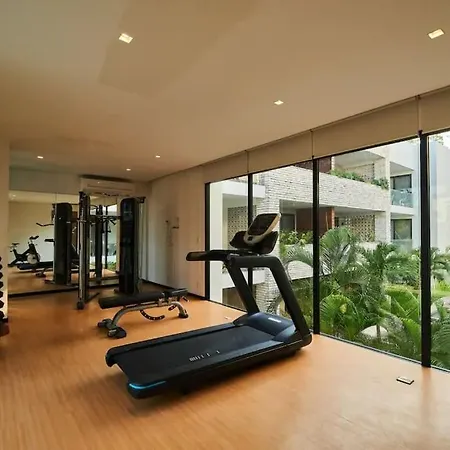 Chic Penthouse W Rooftop Pool And Gym-2