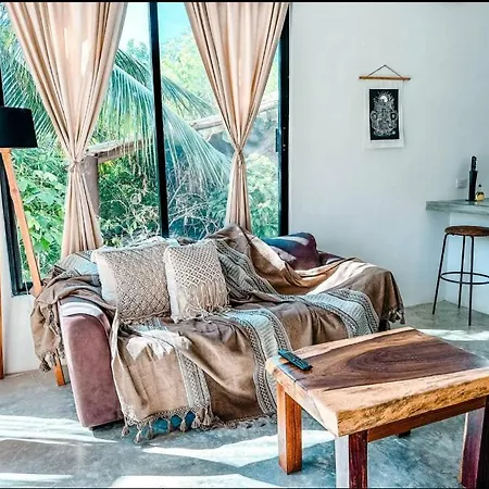 Enchanting Jungle Escape 1 Bd + Concierge-3