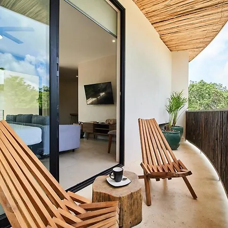 Fantastic & Great Studio In Tulum Lounge Area, Rooftop Pool, Balcony & Sun Loungers-3