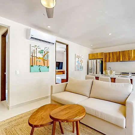 2-Story Apt With Private Pool, Balcony, Patio, Outdoor Dining Area, Gym, W/D, Ac-3