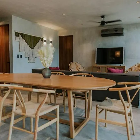 Beautiful 2 Bdr Master Garden / Private Pool, Gym & Cowork Apartment-2