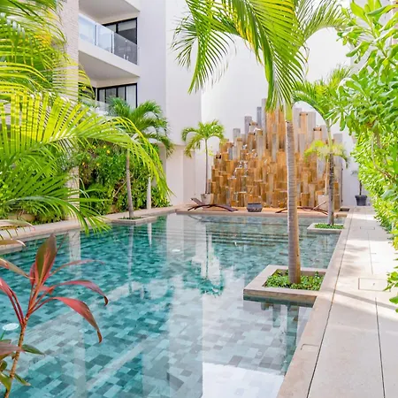 Penthouse Haven With Pv Rooftop Pool Gym And 24H Security-2