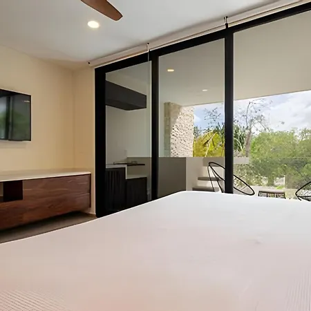 Private Pool Apartment Moots 204-2