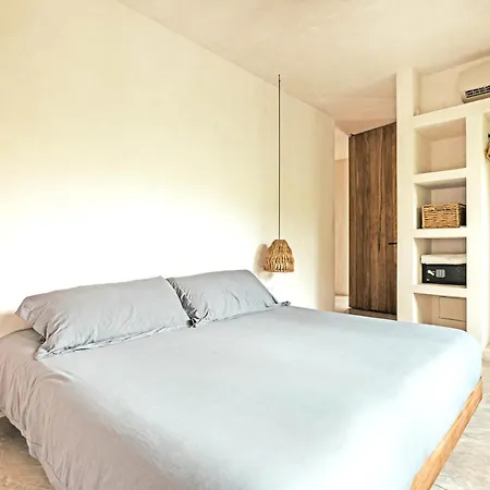 Casa Areca, Awarded Architectural Villa Located In A Secured Gated Community, With Concierge Services-2