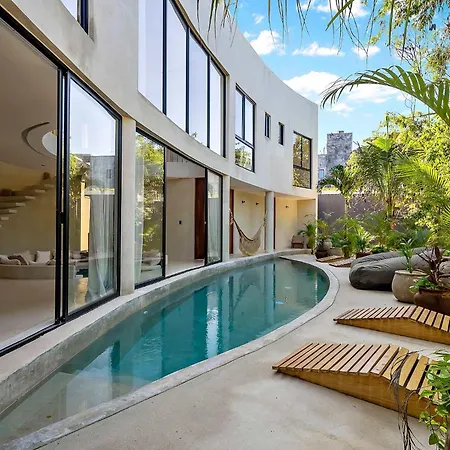 Majestic Jungle Villa With 2 Pools & Rooftop Bbq-2