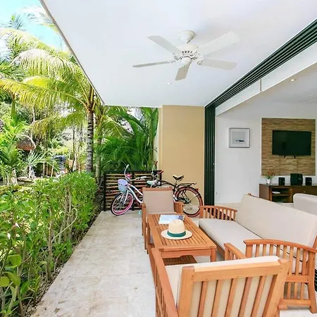 Private Poolside Patio I Bikes & 2 Pools Onsite!-2
