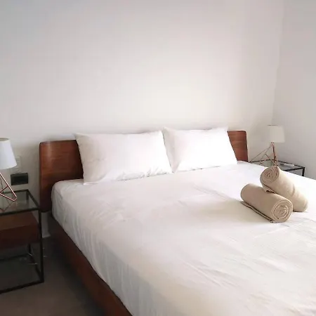 Private Roof W Plunge Pool, Brand New 2 Bedroom Penthouse For 6 Sleeps-3