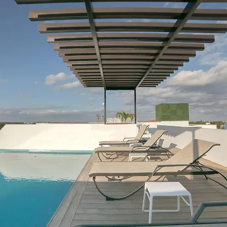 Private Roof W Plunge Pool, Brand New 2 Bedroom Penthouse For 6 Sleeps-2