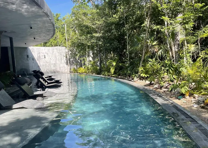 3 Bed Apartment Sleeps 6 - Private Pool & Hot Tub Tulum