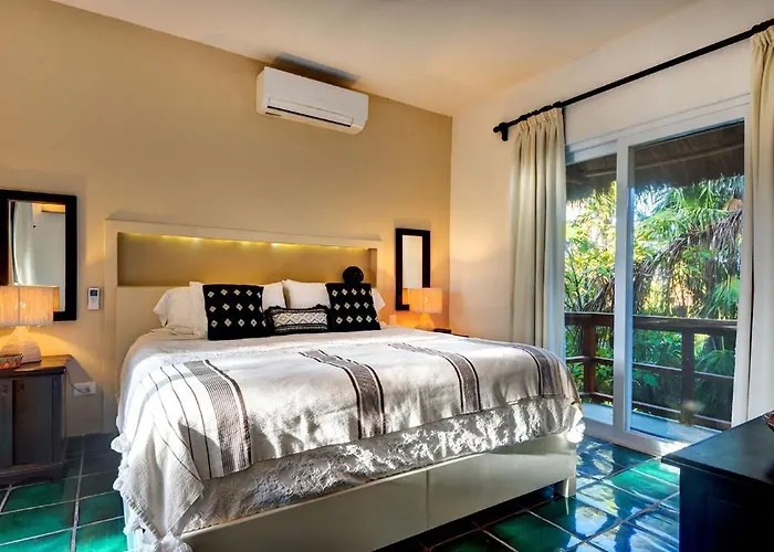 Beachfront 5 Bedroom Villa- Amazing Views! Tulum admite animales